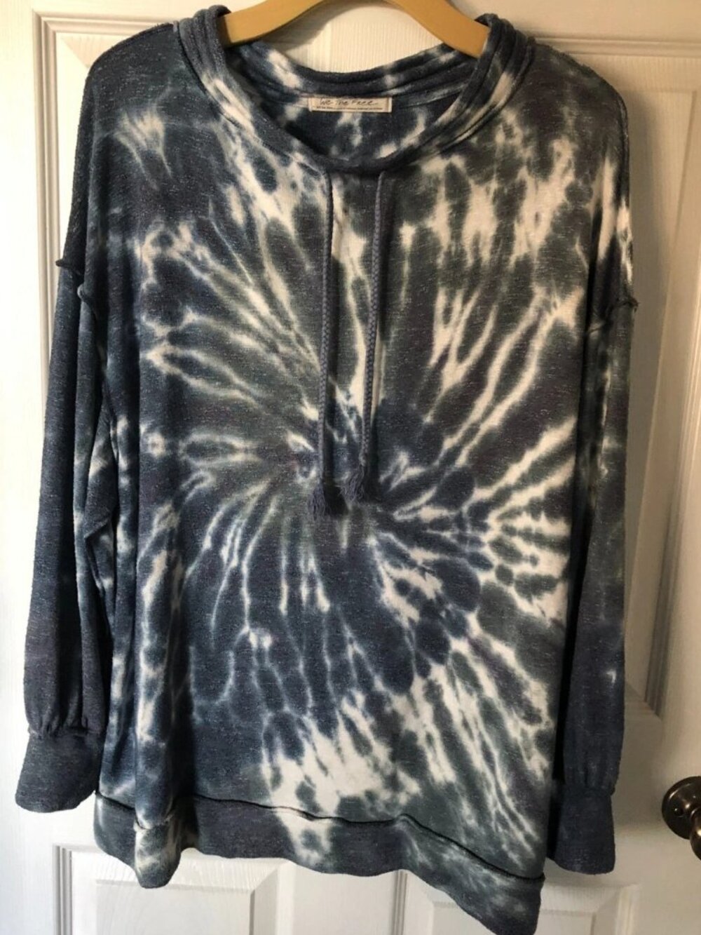 Free People We the Free Best Catch Blue White Tie Dye Oversized Sweater Size XS